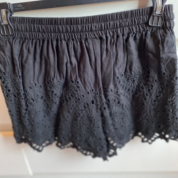 Black TopShop Shorts - Picture 2 of 3